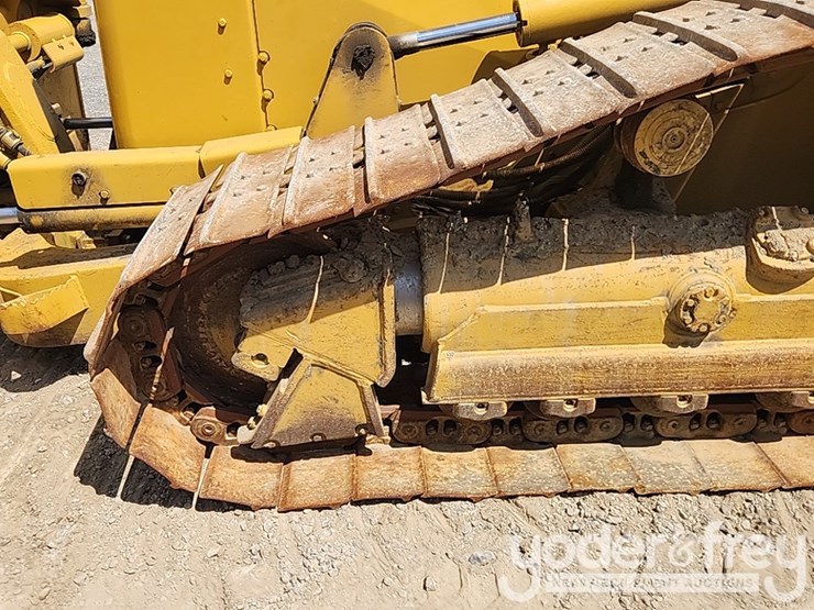 2006-caterpillar-d5n-xl-image-17