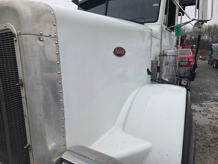 1995-peterbilt-357-image-12