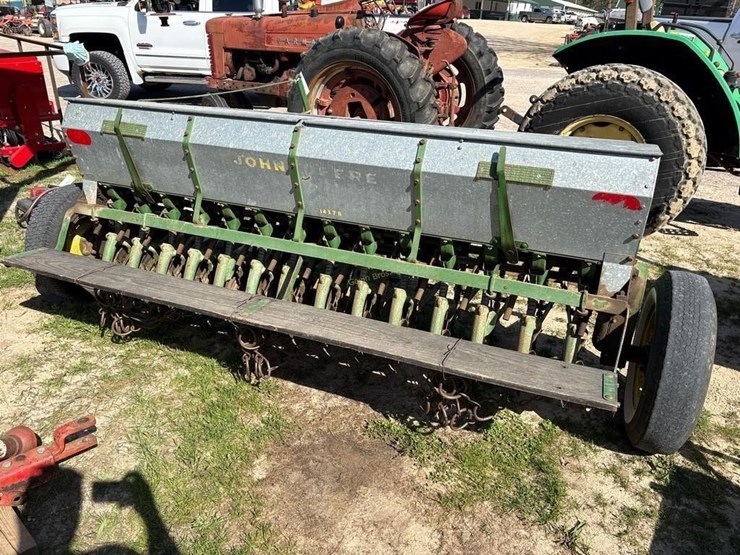 john-deere-b-image-4