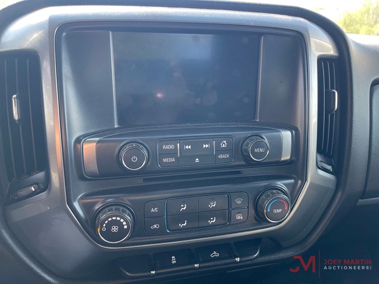 2018-chevrolet-silverado-1500-lt-image-17