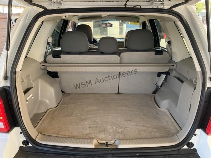 2011-ford-escape-xls-image-9