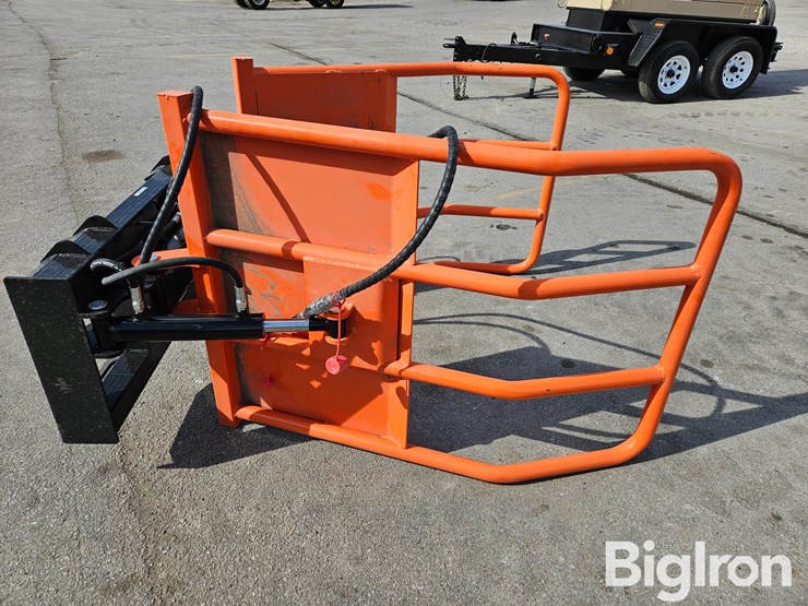 2025-massey-ferguson-730-image-4