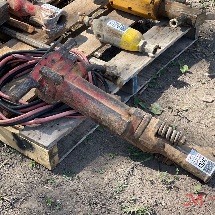 PNEUMATIC JACK HAMMER