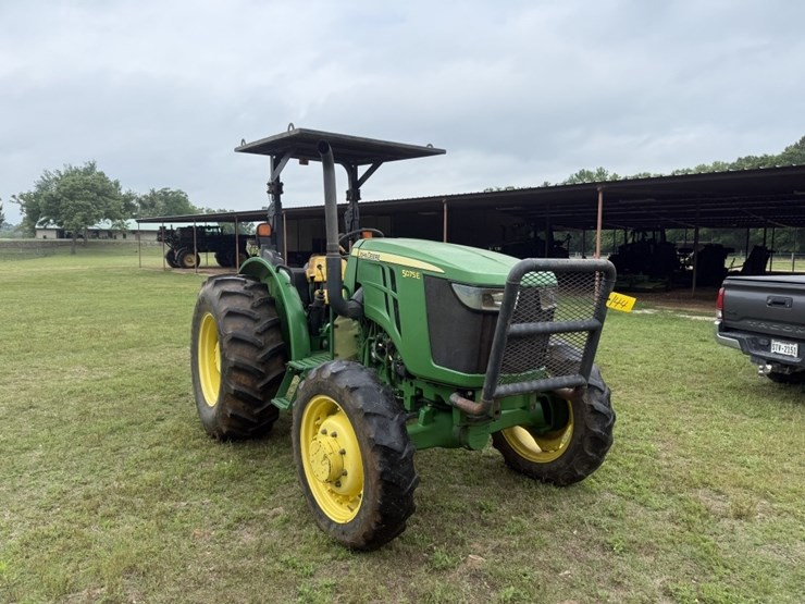 2015-john-deere-5075e-image-3
