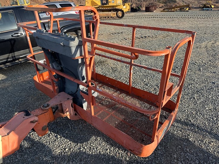 2007-jlg-400s-image-12