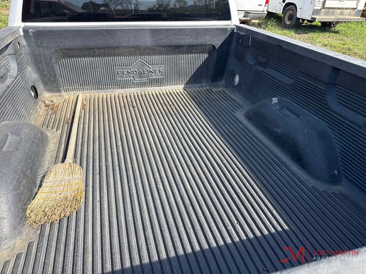 2018-chevrolet-silverado-1500-lt-image-30