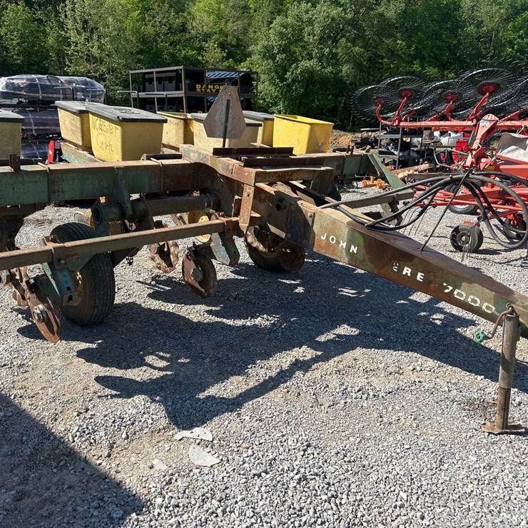 JOHN DEERE 7000