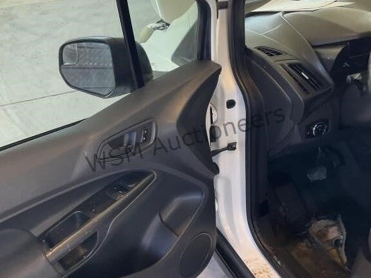 2015-ford-transit-connect-image-25