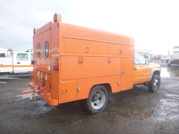 1999-gmc-3500-image-3