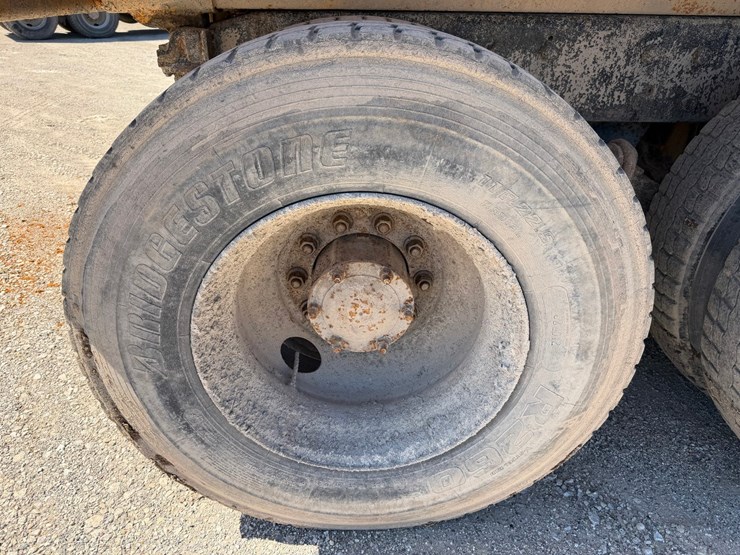 1995-mack-cl713-image-79