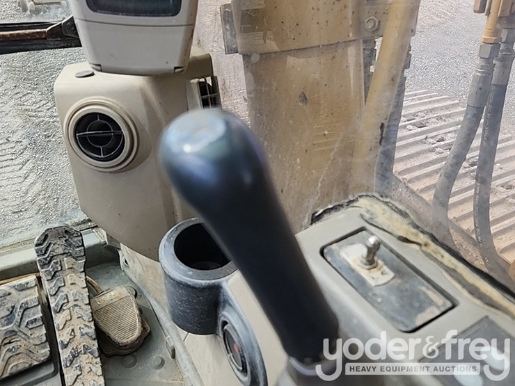 2005-caterpillar-330-image-50