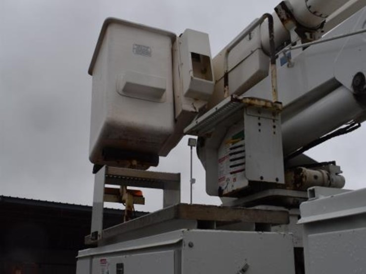 2015-case-ih-4300-image-15