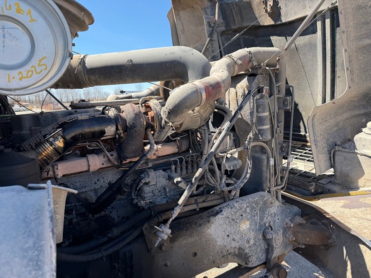 1995-mack-cl713-image-46