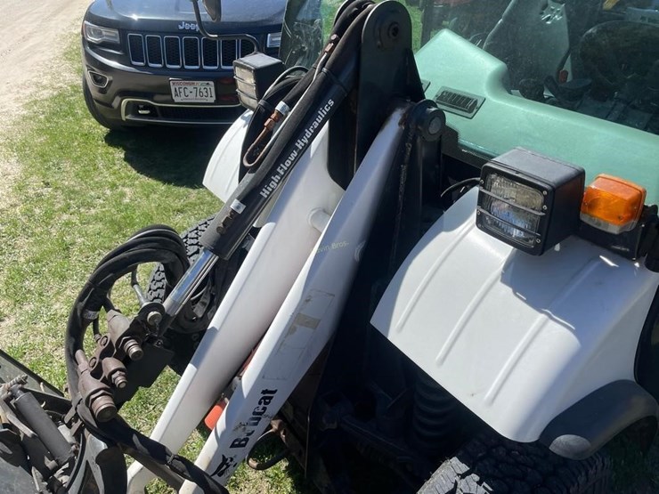 2014-bobcat-toolcat-5600-image-15