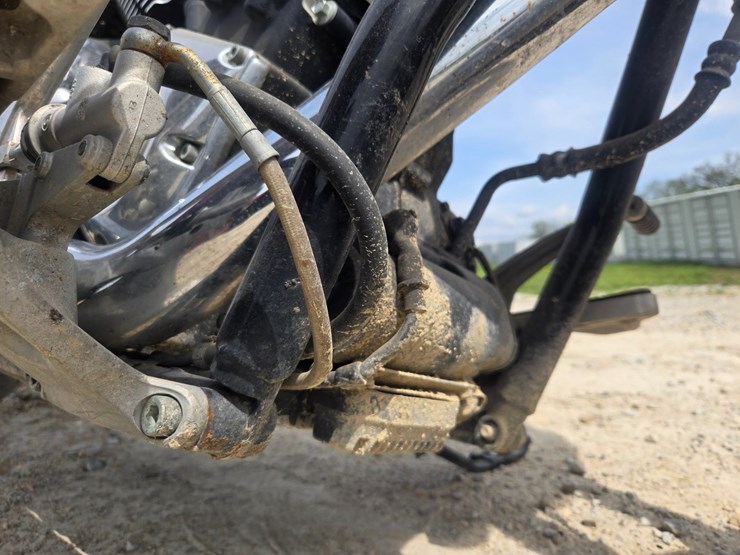 #23348-•-2006-victory-kingpin-motorcycle-image-28