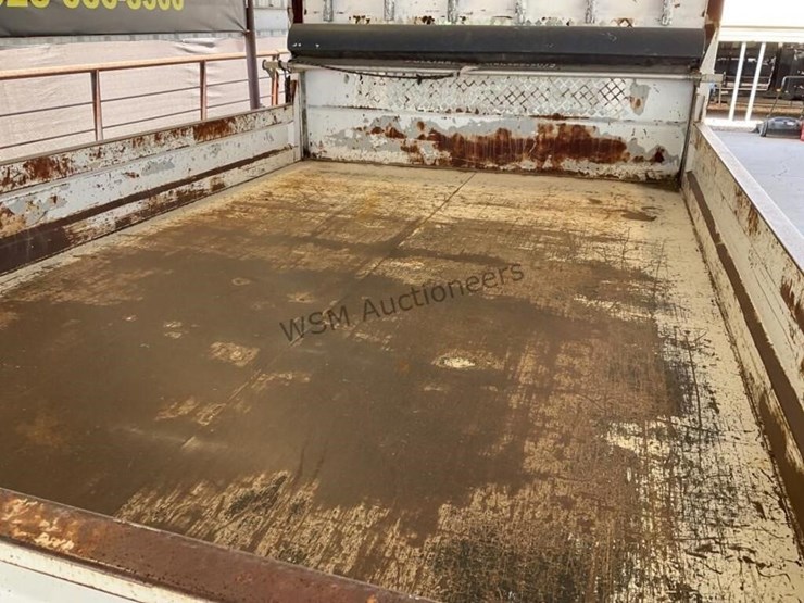 2006-isuzu-npr-image-10