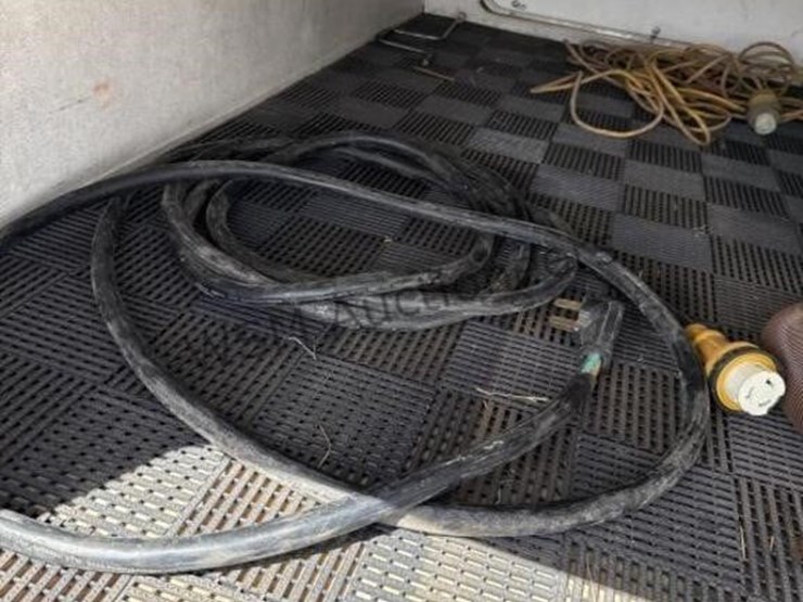 2005-thor-fury-toy-hauler-image-21