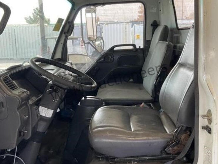 1998-isuzu-npr-image-22