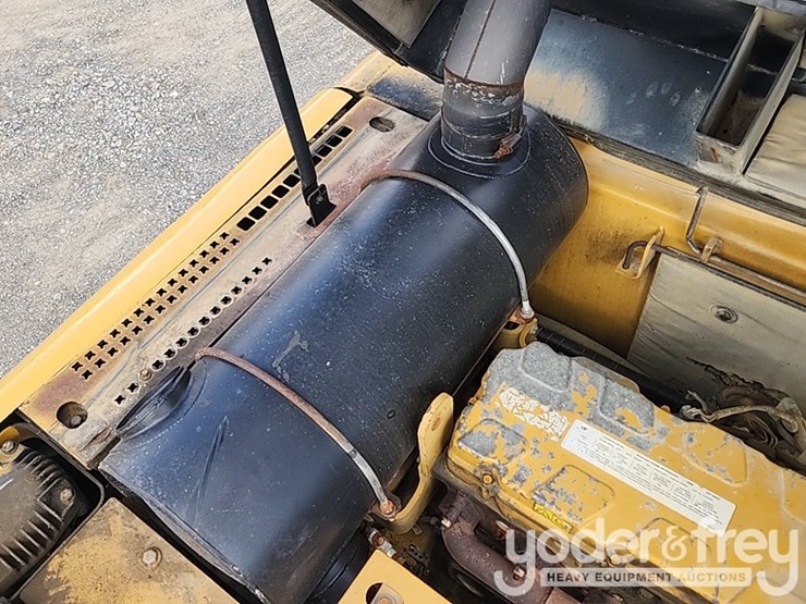 2005-caterpillar-330-image-44