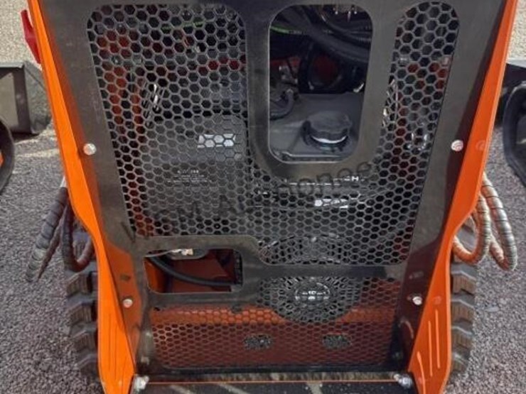 2026-sdl-36c-stand-up-skid-steer-image-9