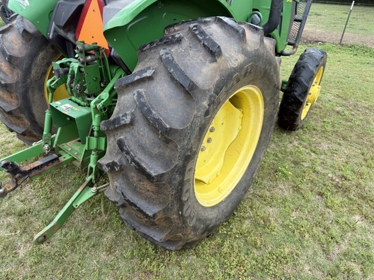 2015-john-deere-5075e-image-14