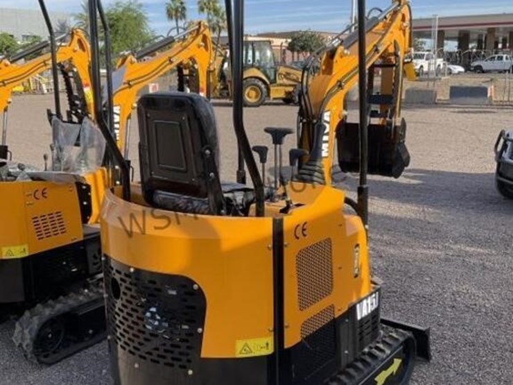 2026-miva-15-mini-excavator-image-4