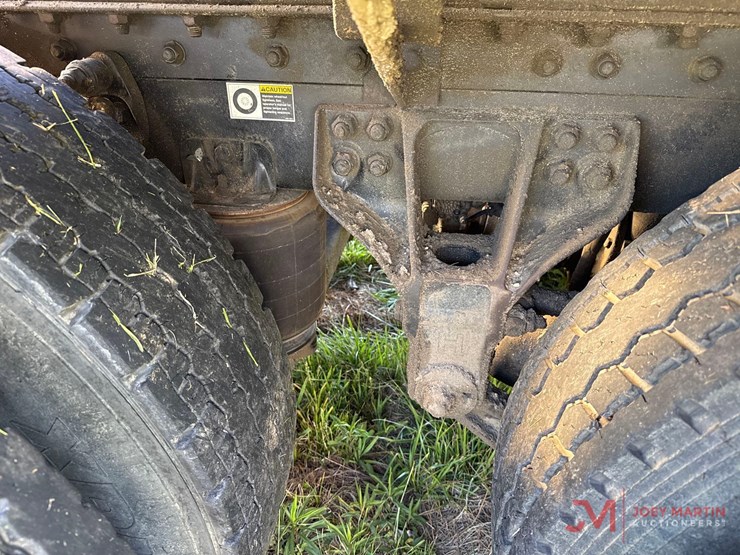 2017-kenworth-t880-image-21