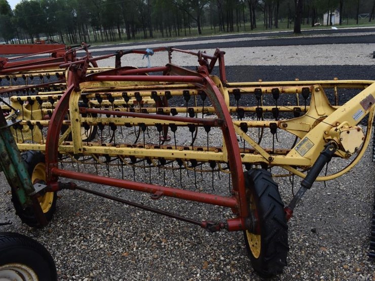 new-holland-260-image-2