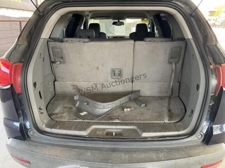 2012-chevrolet-traverse-ls-image-10