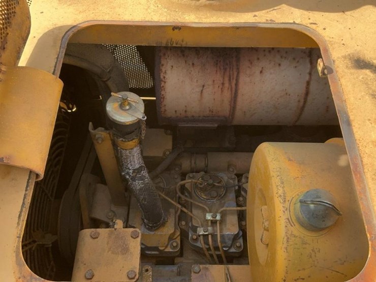 1994-komatsu-d58e-image-17