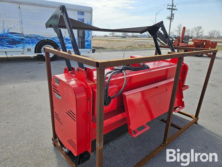 2025-massey-ferguson-730-image-7