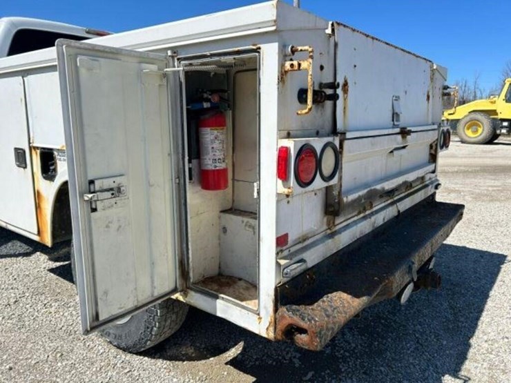 2010-ford-f250-xl-image-32