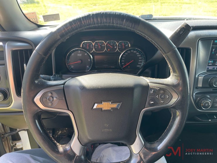 2018-chevrolet-silverado-1500-lt-image-18