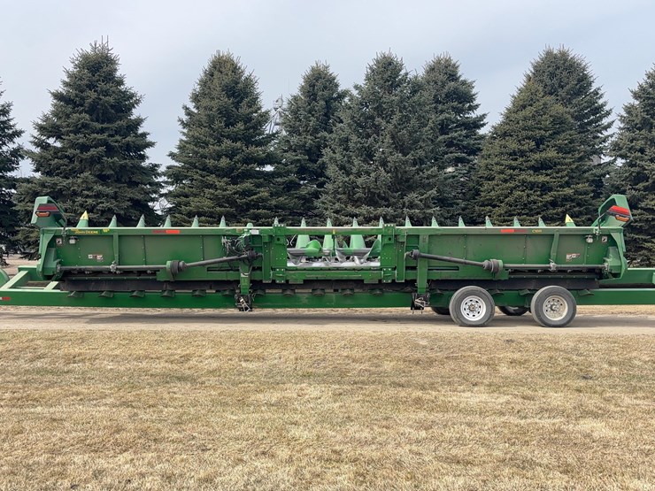 2023-john-deere-c18r-image-9