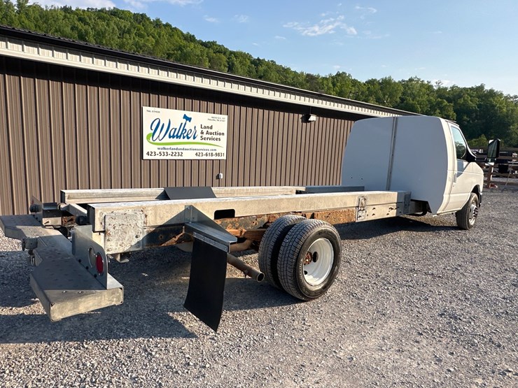 2011-ford-e450-image-2