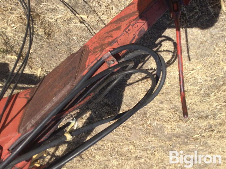 new-holland-216-image-10