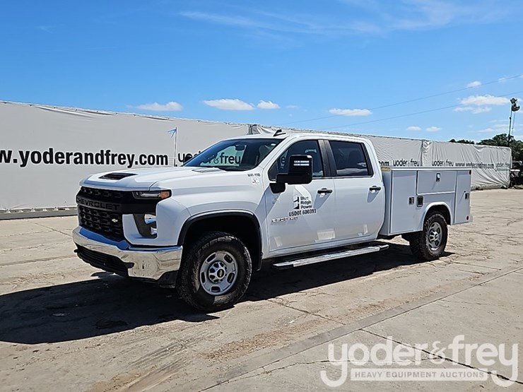 2022-chevrolet-2500hd-image-1