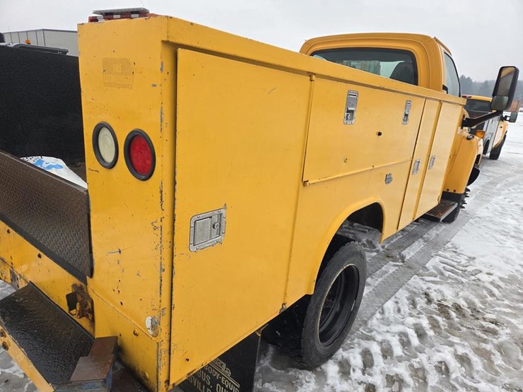 2005-massey-ferguson-8-image-18