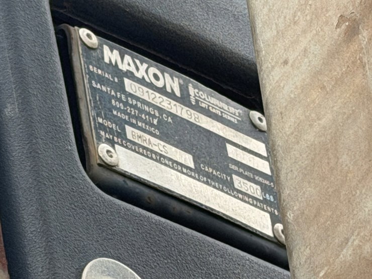 2012-peterbilt-337-image-18