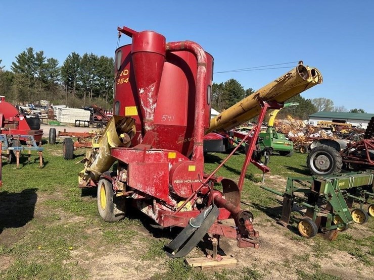 new-holland-354-image-1