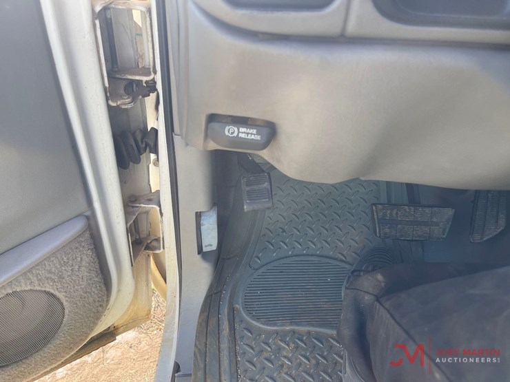 2001-chevrolet-3500hd-image-27