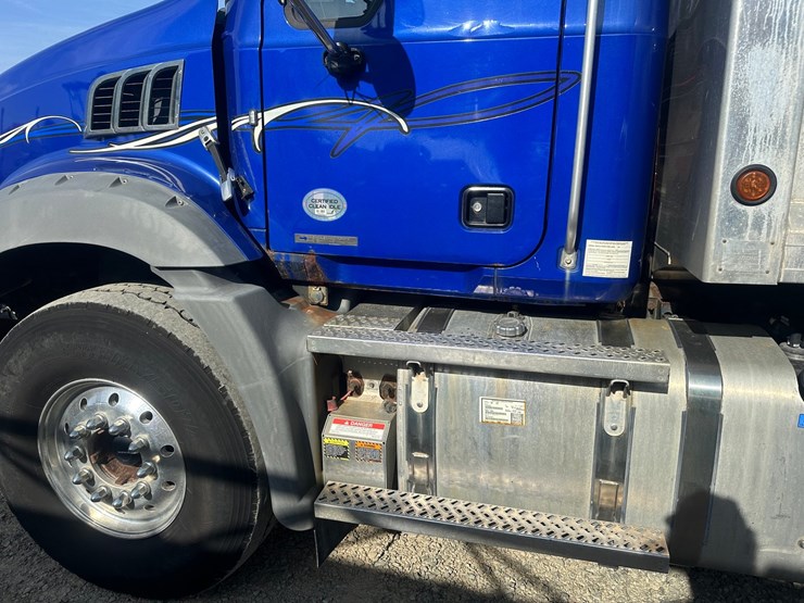 2019-massey-ferguson-8-image-14