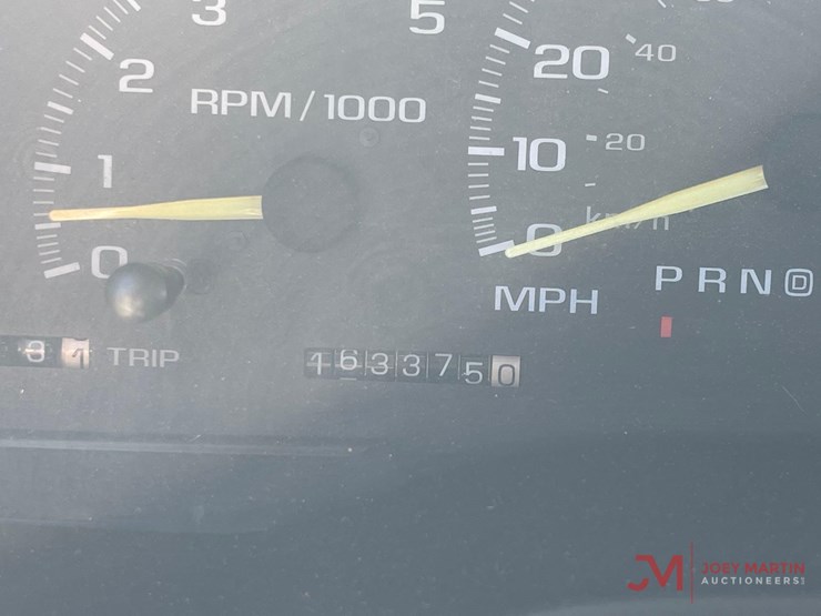 2001-chevrolet-3500hd-image-28