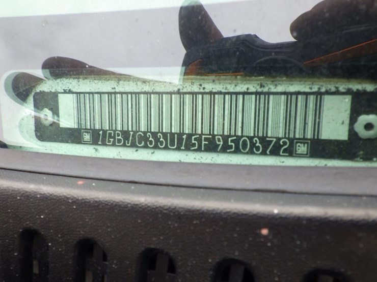 2005-chevrolet-3500-image-17