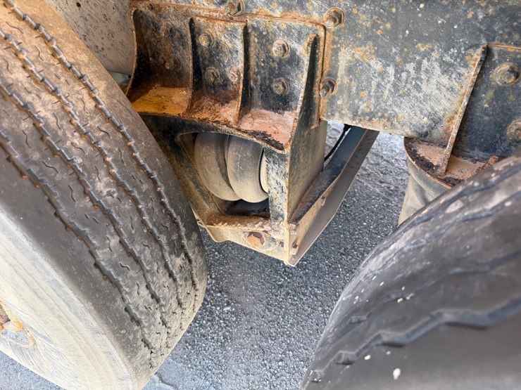 1995-mack-cl713-image-38