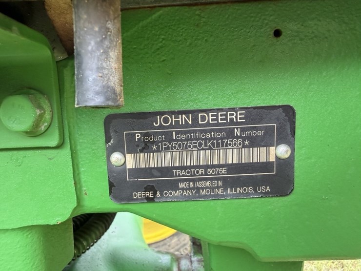 2020-john-deere-5075e-image-17