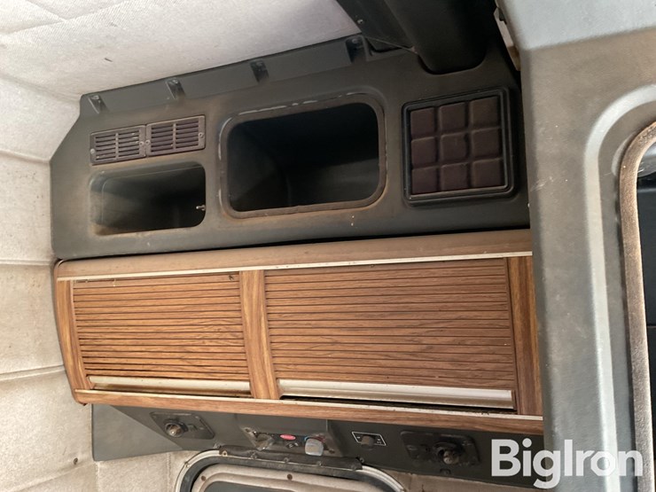 peterbilt-379-image-13