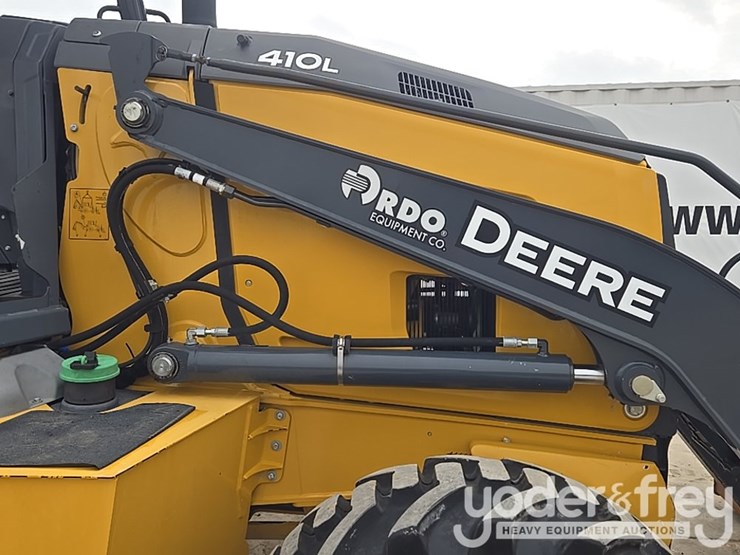 2021-deere-410l-image-29