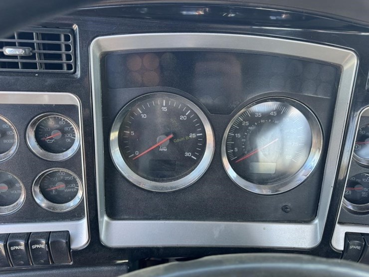 2007-kennworth-t800-semi-tractor-image-16