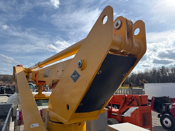 international-4400-sba-image-35